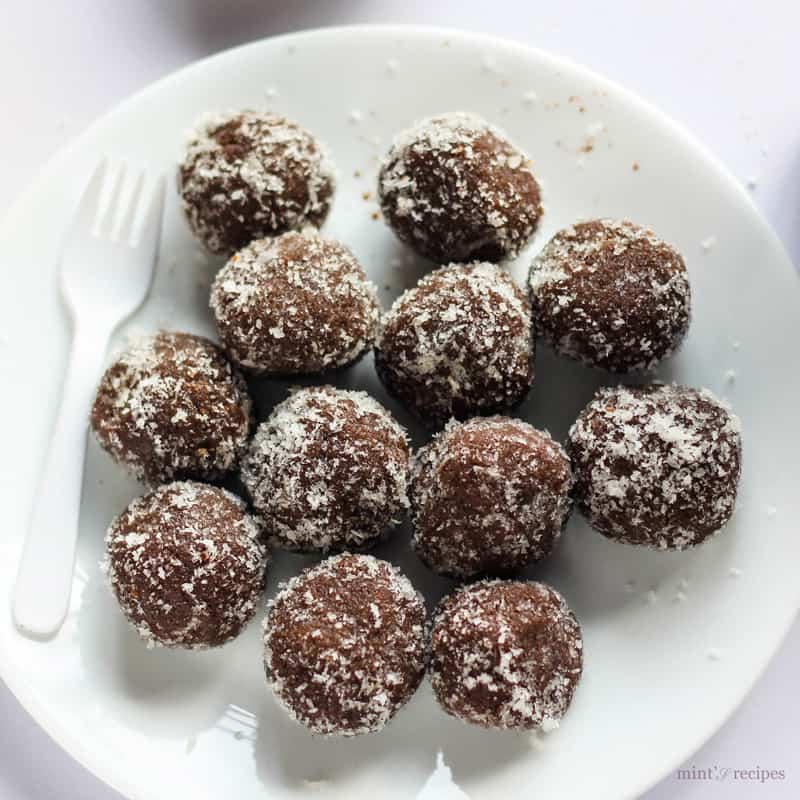 Chocolate coconut power balls
